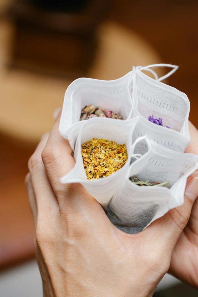 Signature Tea Blend professionals - Consult Tea Blend Lab. 
